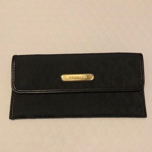 Michael Kors Slim Wallet